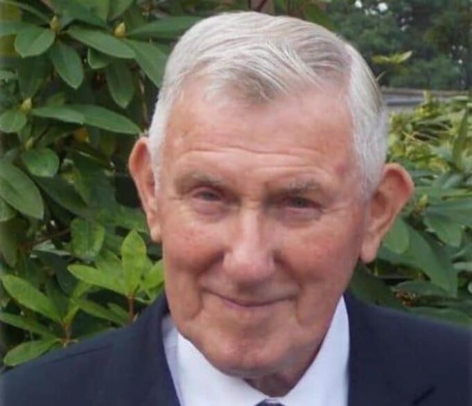‘A gentleman and sporting icon’: Tributes as football legend Jimmy Davis laid to rest